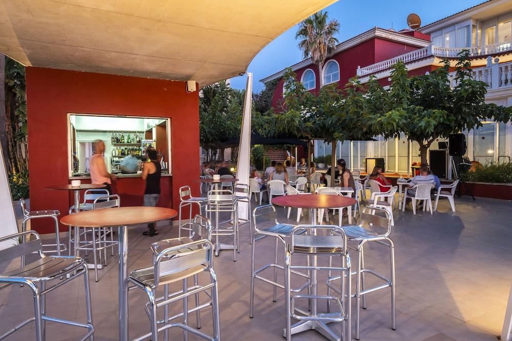 Hg Jardin De Menorca Aparthotel Son Bou Bagian luar foto